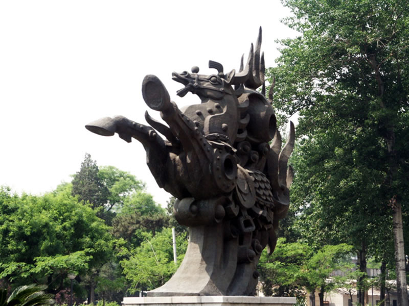 中央财经大学吞吐大荒雕塑