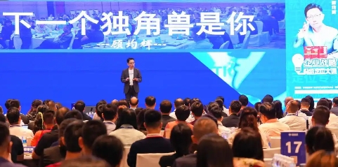 2025年顾均辉讲的课怎么样？